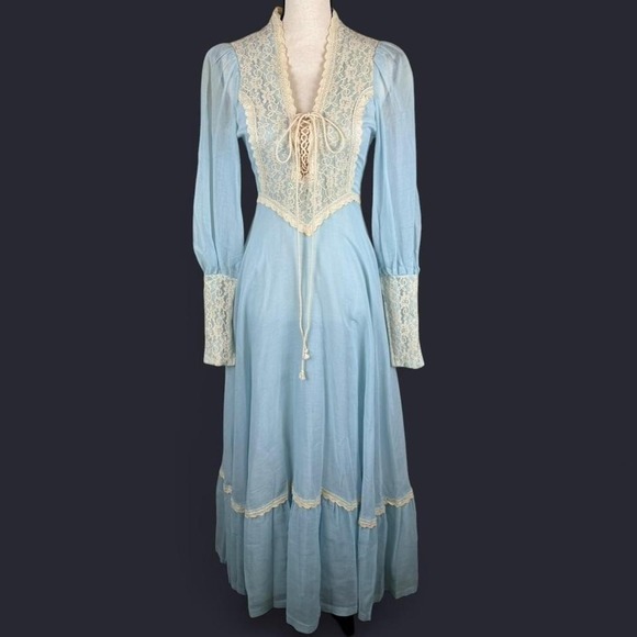 Gunne Sax Dresses & Skirts - 1970s Gunne Sax Prairie lace up Dress